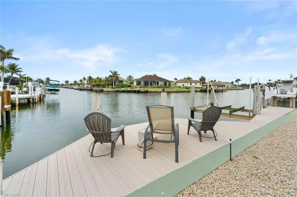 Marco Island, FL 34145,21 Hickory CT