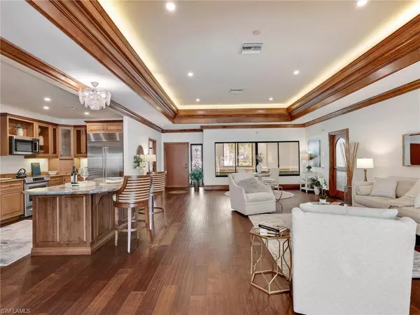 Naples, FL 34110,700 Arbor Lake DR #7-101