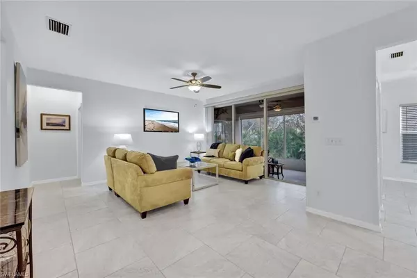 Naples, FL 34110,356 Emerald Bay CIR #P6