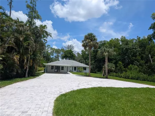6147 English Oaks LN, Naples, FL 34119