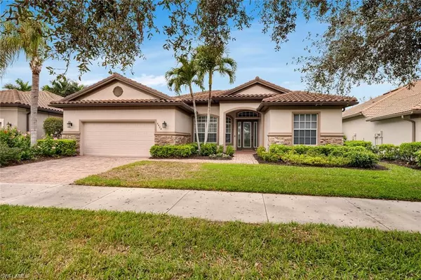 8824 Mustang Island CIR, Naples, FL 34113