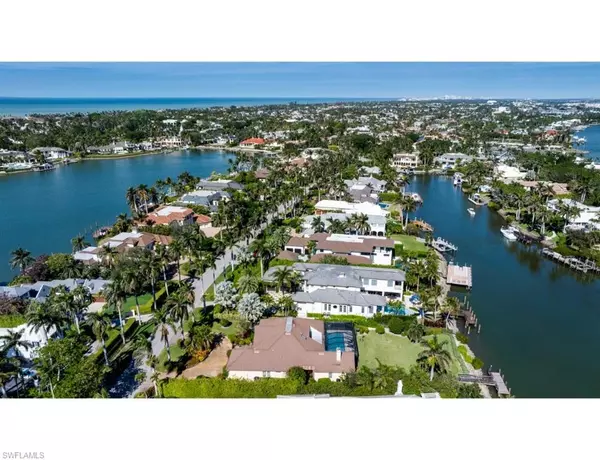 Naples, FL 34102,1013 Spyglass LN