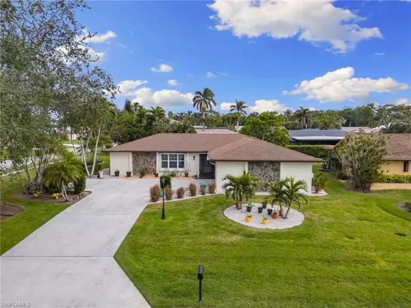 241 Dent DR, Naples, FL 34112