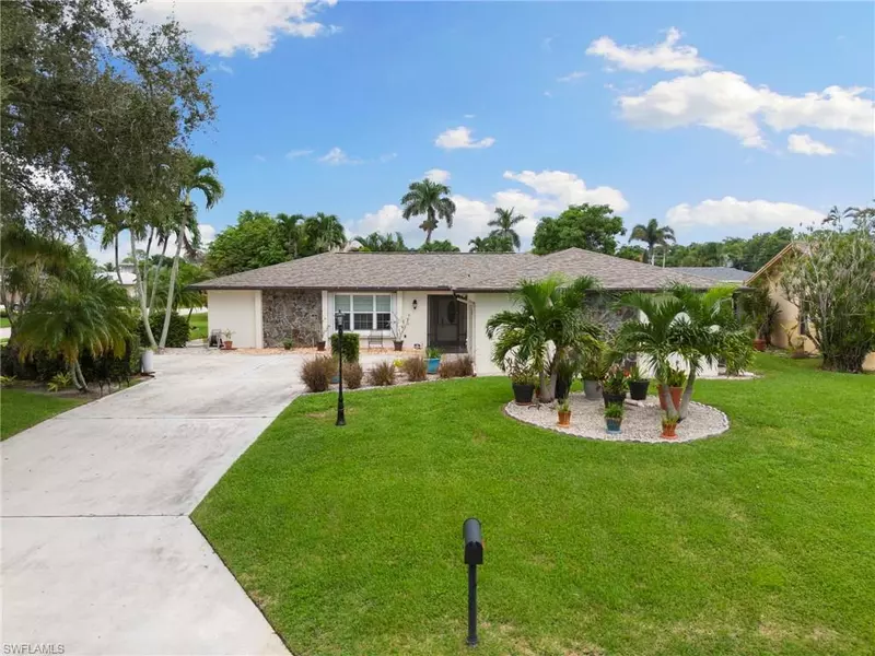 241 Dent DR, Naples, FL 34112