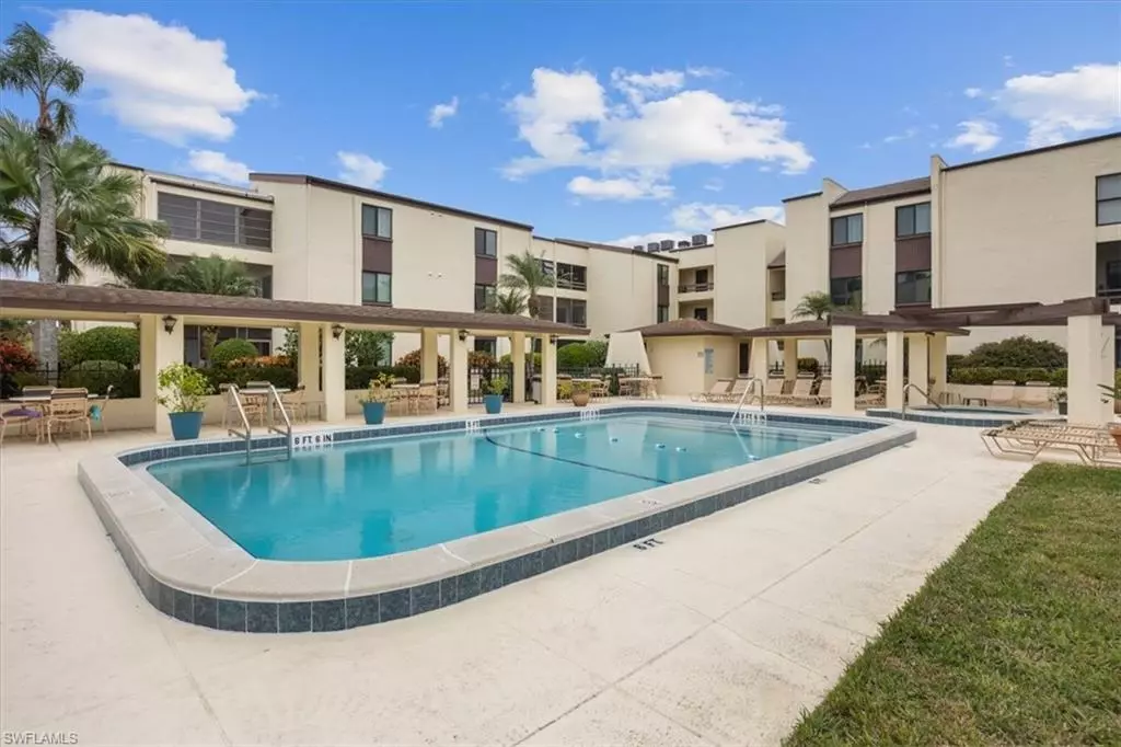 Naples, FL 34112,3635 Boca Ciega DR #207