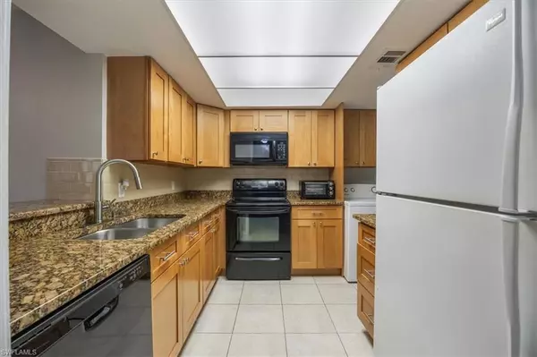 Naples, FL 34112,3635 Boca Ciega DR #207