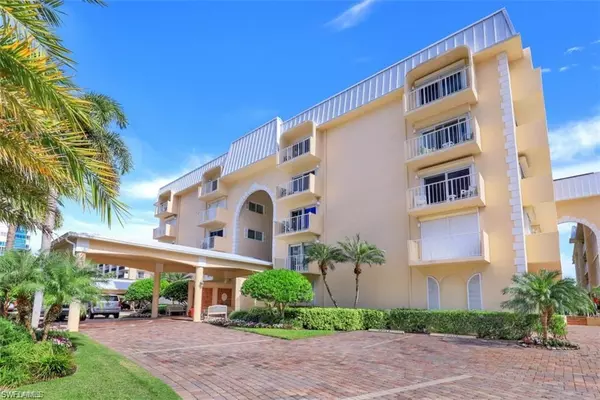 Naples, FL 34103,3450 Gulf Shore BLVD N #406