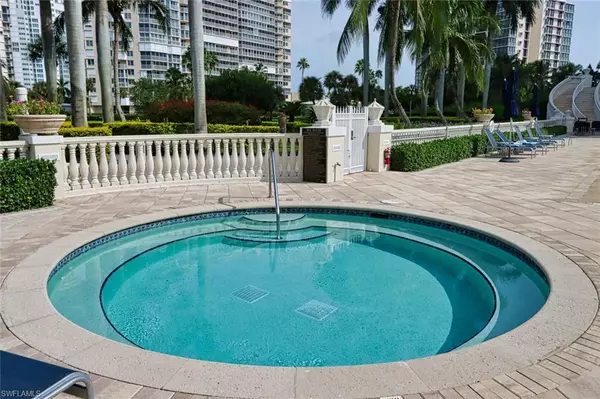 Naples, FL 34103,4021 Gulf Shore BLVD N #1804