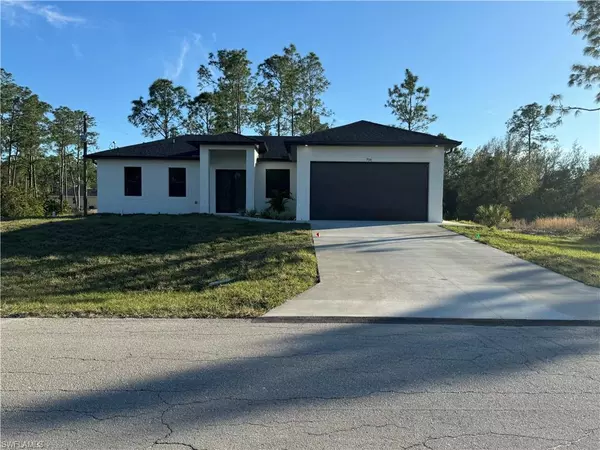 706 E 13th ST, Lehigh Acres, FL 33972