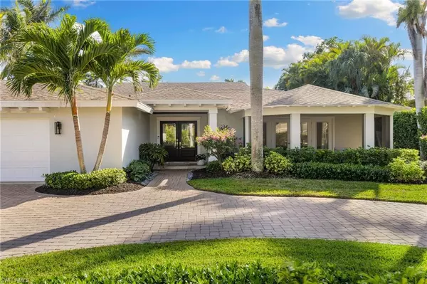 Naples, FL 34103,320 Putter Point DR