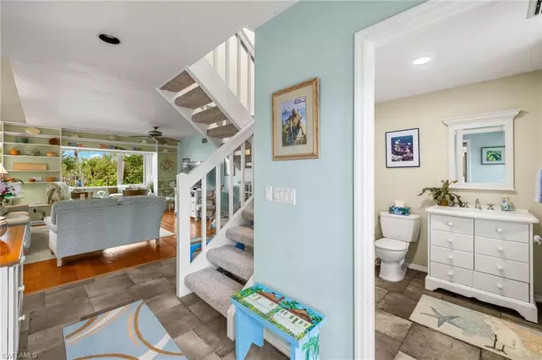 Sanibel, FL 33957,284 Ferry Landing DR