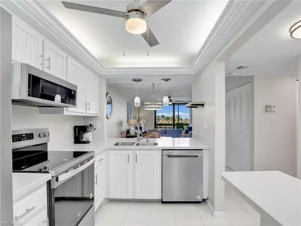Marco Island, FL 34145,601 Seaview CT #C403