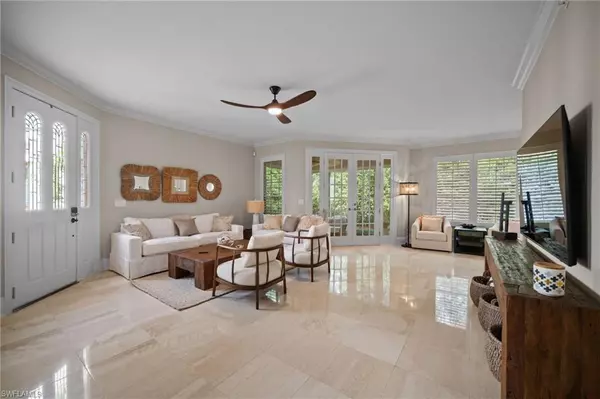 Naples, FL 34103,261 Colonade CIR #2701