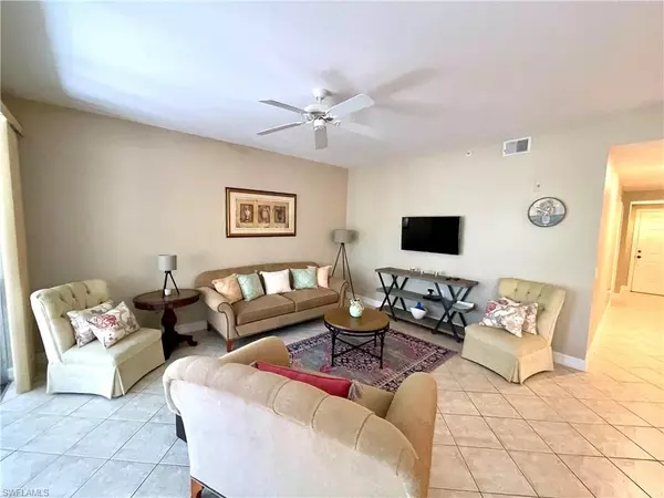 Naples, FL 34119,1886 Tarpon Bay DR S #205