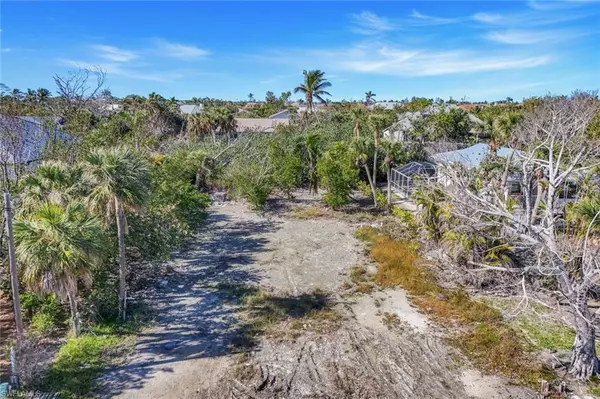 Sanibel, FL 33957,651 Donax ST