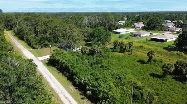 521 Woodman DR, Lehigh Acres, FL 33972