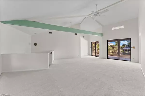 Sanibel, FL 33957,662 E Rocks DR