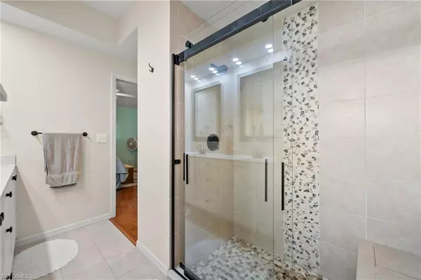 Naples, FL 34112,5810 Greenwood CIR #73