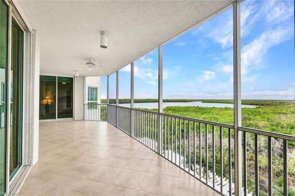 295 Grande WAY #405, Naples, FL 34110