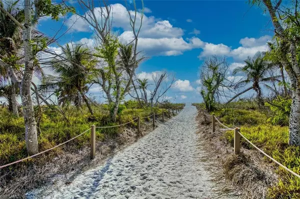 Sanibel, FL 33957,5117 Sea Bell RD #D201