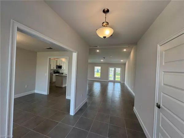 Cape Coral, FL 33993,1424 Nelson RD N