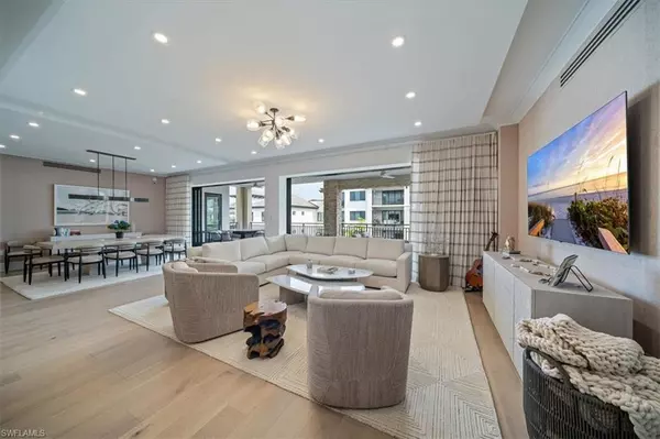 1130 3rd AVE S #404, Naples, FL 34102