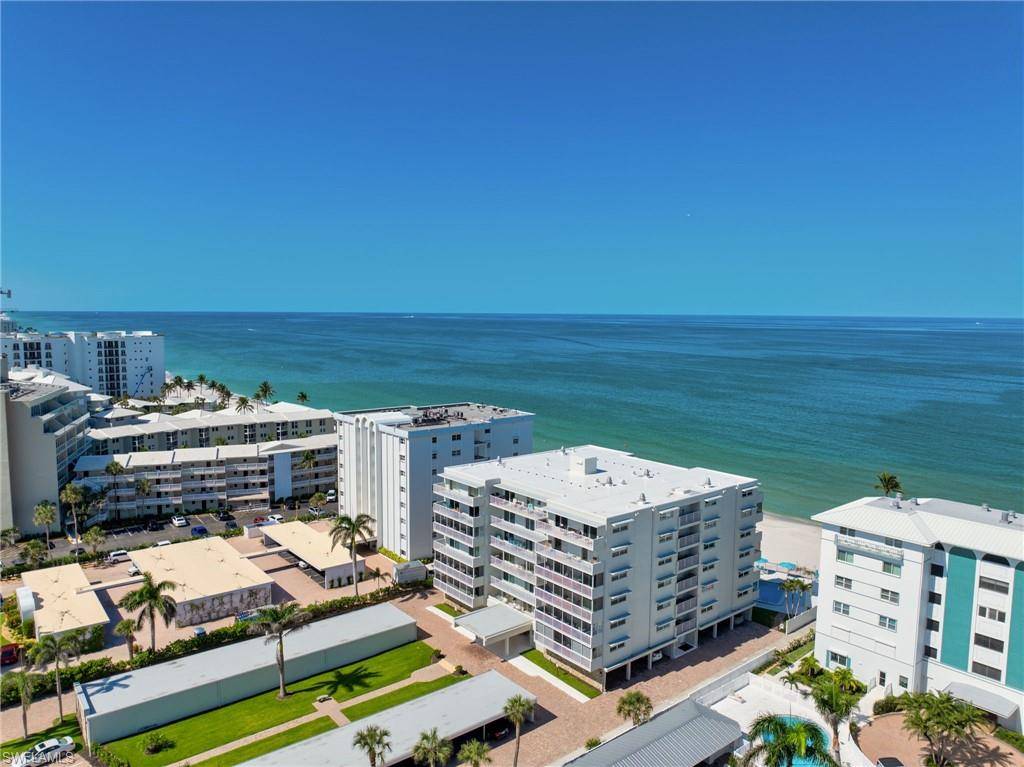 Naples, FL 34102,1977 Gulf Shore BLVD N #306