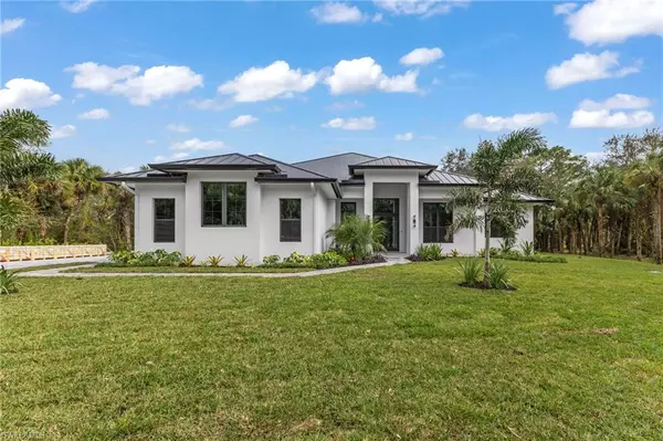 740 13th ST NW, Naples, FL 34120