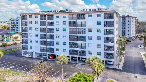 Fort Myers Beach, FL 33931,6897 Estero BLVD #155