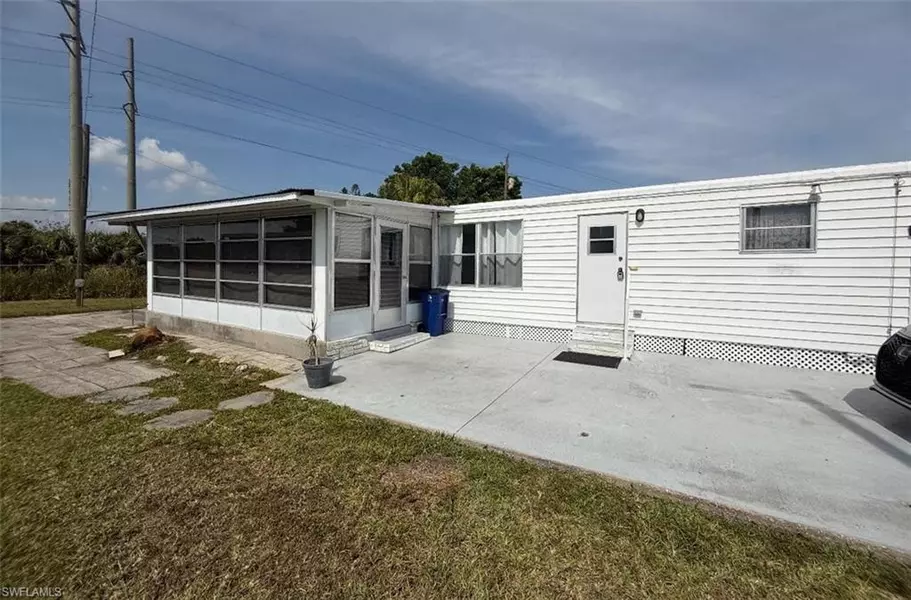 249 Fireball LN, North Fort Myers, FL 33917