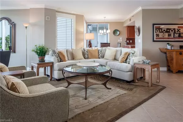 Naples, FL 34108,8111 Bay Colony DR #103