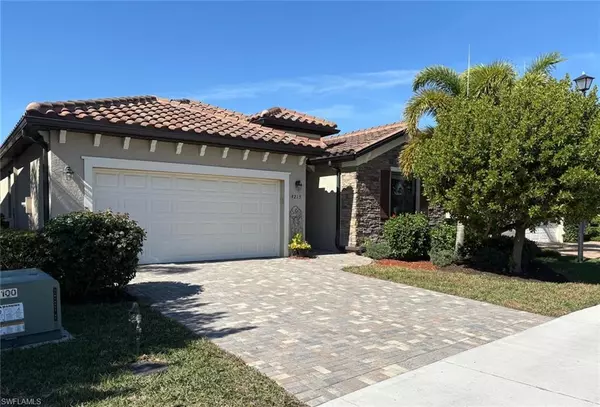 9215 Shadow Oak LN, Naples, FL 34120