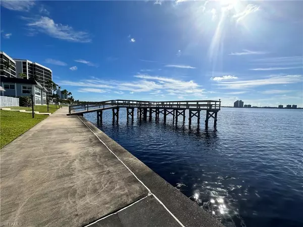 3392 N Key DR #7, North Fort Myers, FL 33903