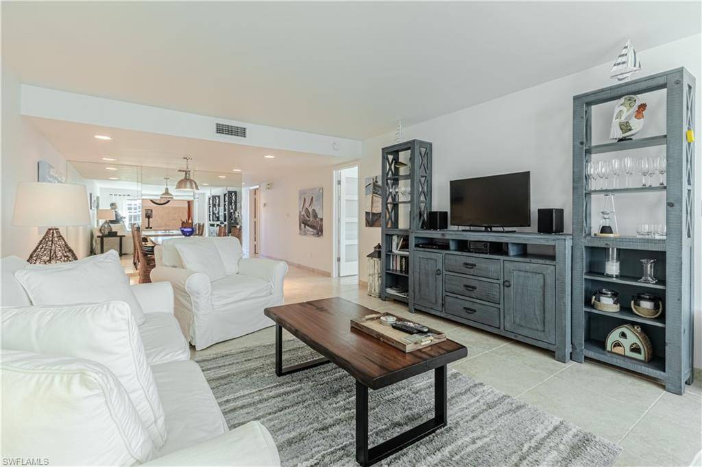 Naples, FL 34103,4200 Belair LN #101