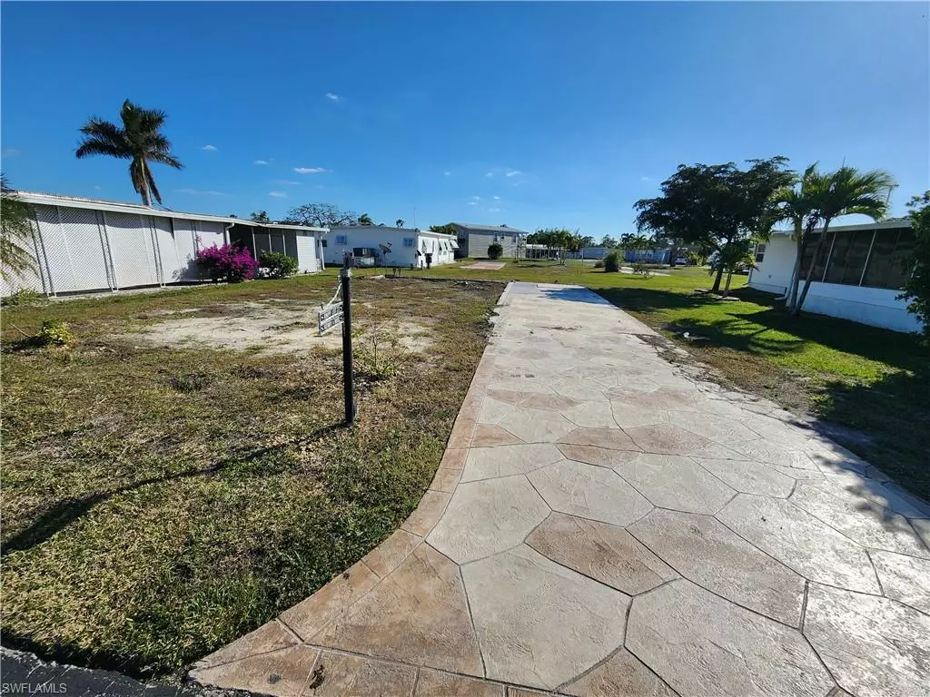 Fort Myers, FL 33908,37 Williamsburg WAY