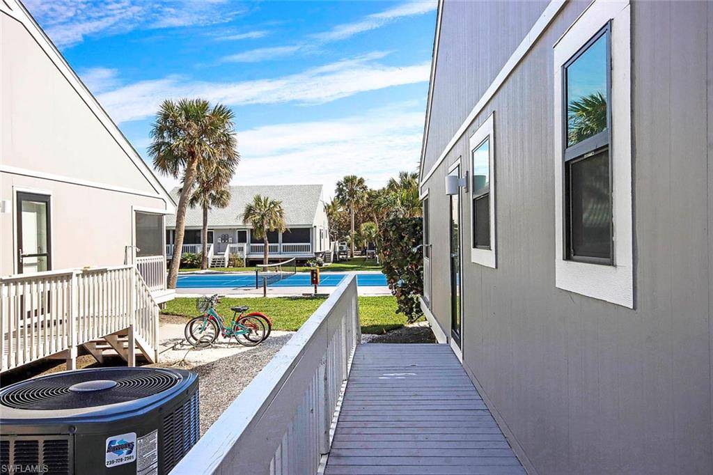 Sanibel, FL 33957,738 Donax ST