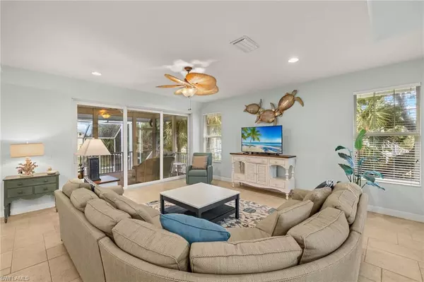 Sanibel, FL 33957,544 Sea Oats DR