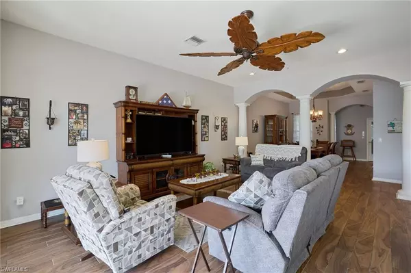 Estero, FL 33928,3560 Lansing LOOP #202