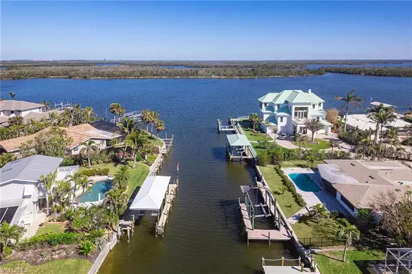 Fort Myers Beach, FL 33931,5660 Williams DR