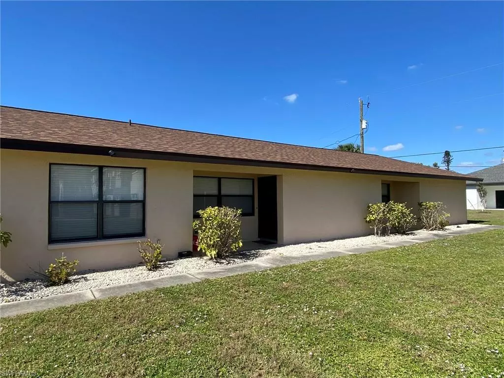 Cape Coral, FL 33990,847 SE 8th TER #B