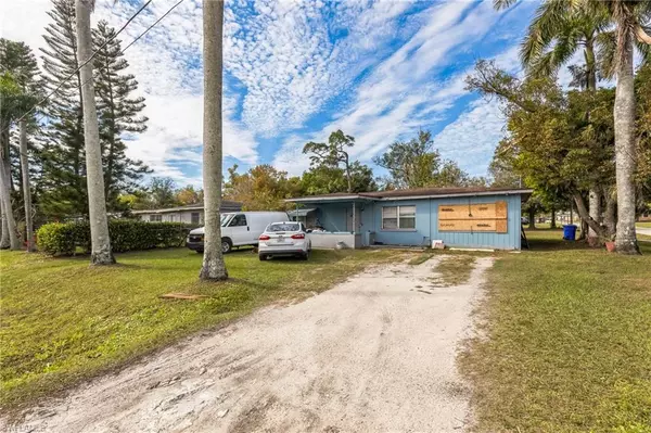 702 Prospect AVE,  Fort Myers,  FL 33905