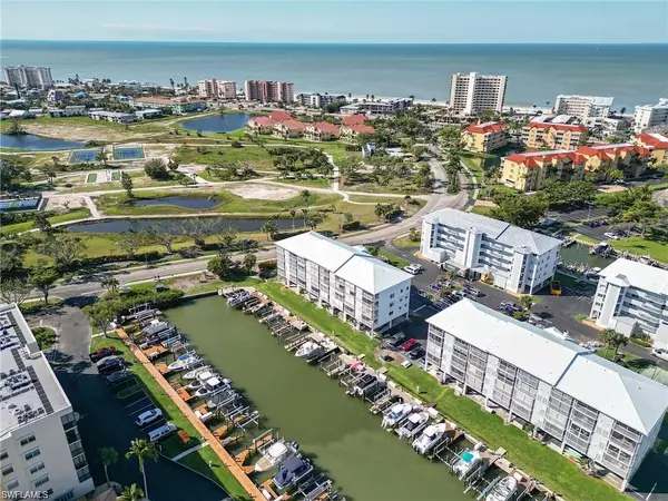Fort Myers Beach, FL 33931,Hibiscus Boat Dock Bay Beach #20 LN