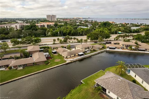 Fort Myers, FL 33919,4289 Island CIR #4