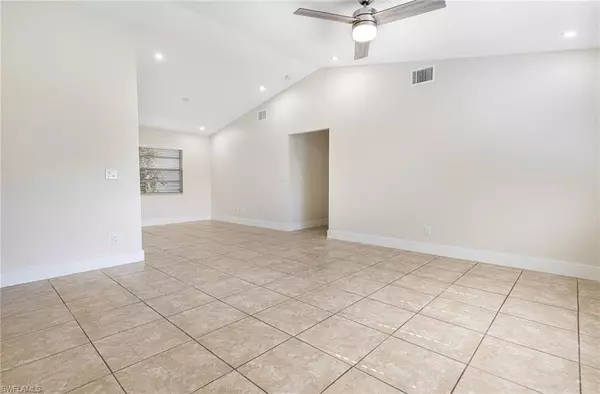 Cape Coral, FL 33990,1618 Country Club BLVD