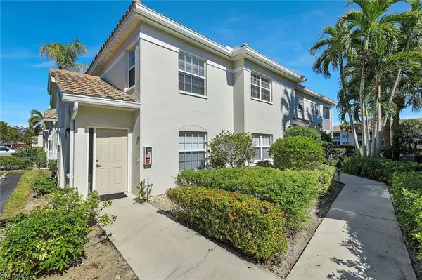 6812 Satinleaf RD S #204, Naples, FL 34109
