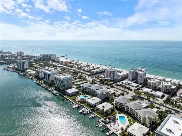 Naples, FL 34103,2800 Gulf Shore BLVD N #204