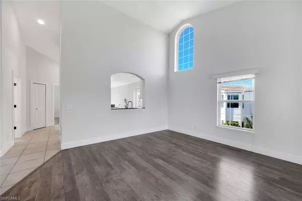 Naples, FL 34110,5954 Sand Wedge LN #705