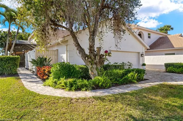 Naples, FL 34112,2189 PAGET CIR