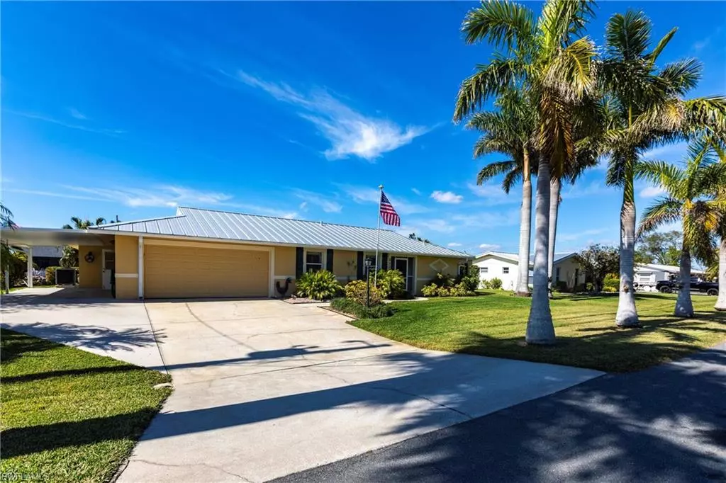 North Fort Myers, FL 33917,2175 Cape WAY