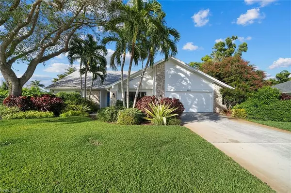 Naples, FL 34112,2213 Royal LN